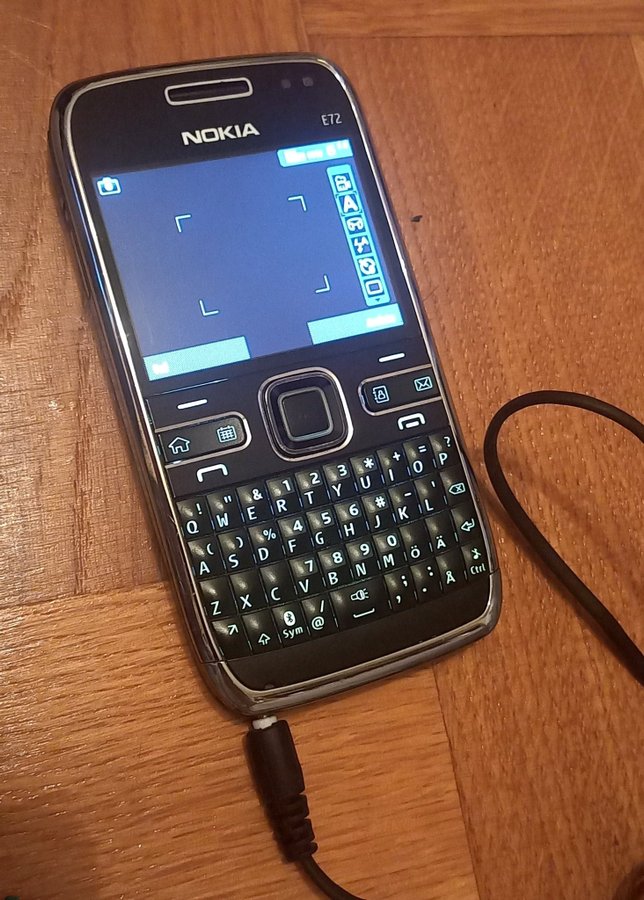 Nokia E72