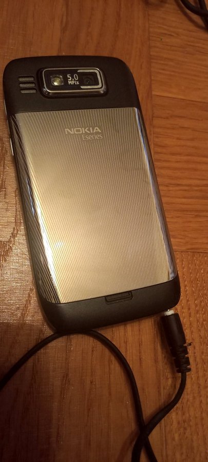 Nokia E72