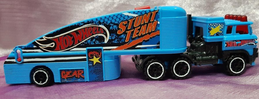 Hot Wheels 2018 Mattel Super Ring Stuntin