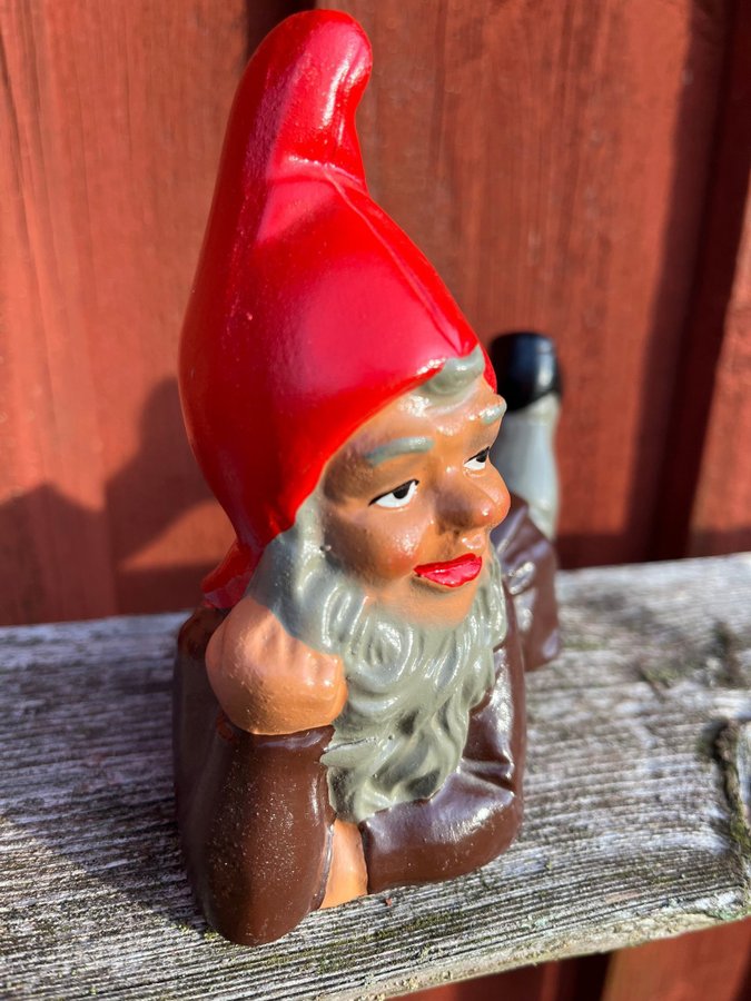 Liggande Tomte i keramik. Hessner. West Germany Tyskland.