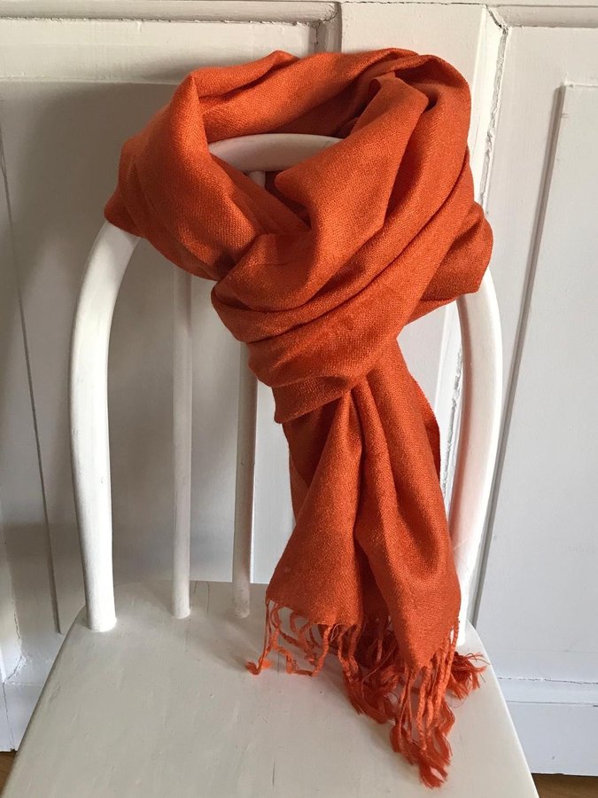 Scarf/halsduk orange 70 % viscose 30 % Acrylic