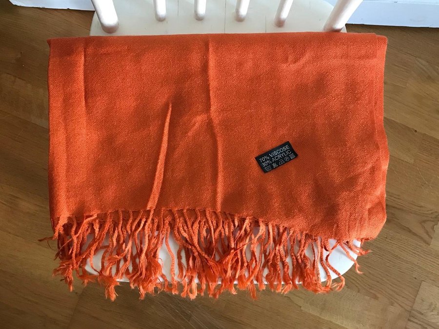 Scarf/halsduk orange 70 % viscose 30 % Acrylic