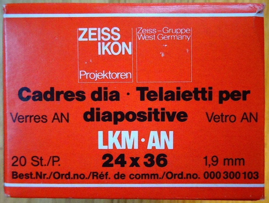 Diaramar Zeiss-Ikon LKM 24x36. Säljes i 2-pack. HELT NYA.