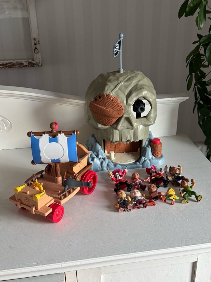 Jake och Piraterna Disney Stort Paket 9 figurer Bil och Döskalleön julklapp