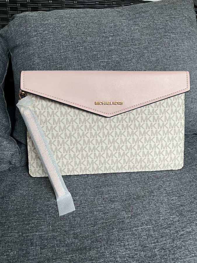 Michael Kors Clutch