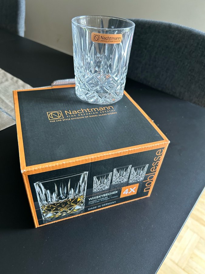 4 st helt nya whisky glas ( bra present/ julklapp )