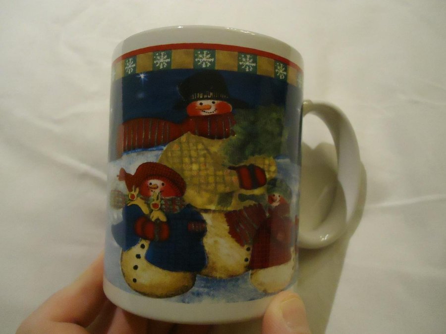 kaffe Te stengods porslin mugg med jul motiv tre snögubbar