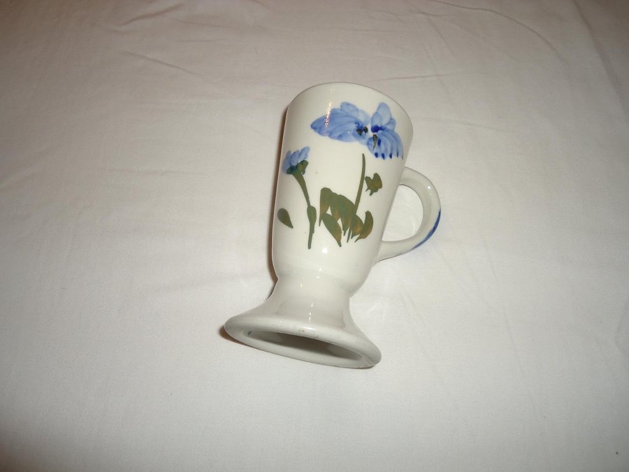 Porslins kaffe Re mugg med handmålat motiv av blommor coffee tea mug ceramic