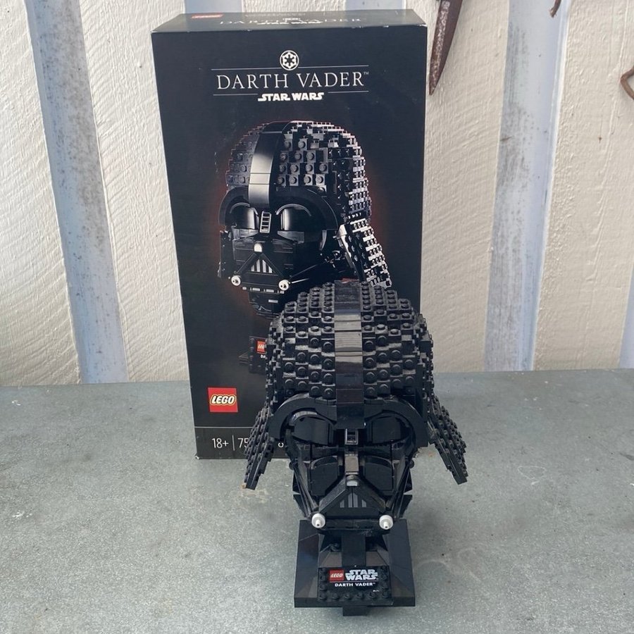 LEGO Star Wars Darth Vader 75304