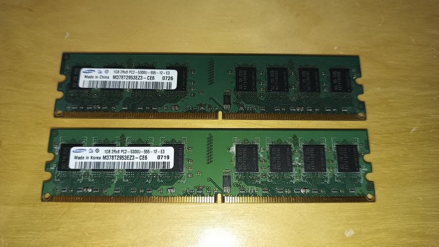 2 st 1GB DDR2 666Mhz