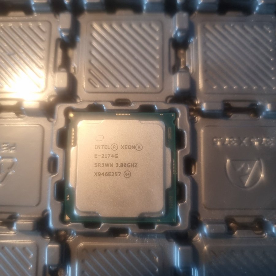 Intel Xeon E-2174G Processor