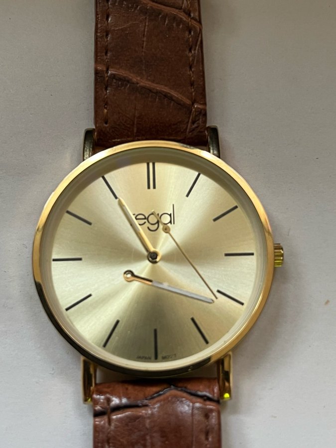 Regal R1698 Guld Armbandsur med Brun Läderrem