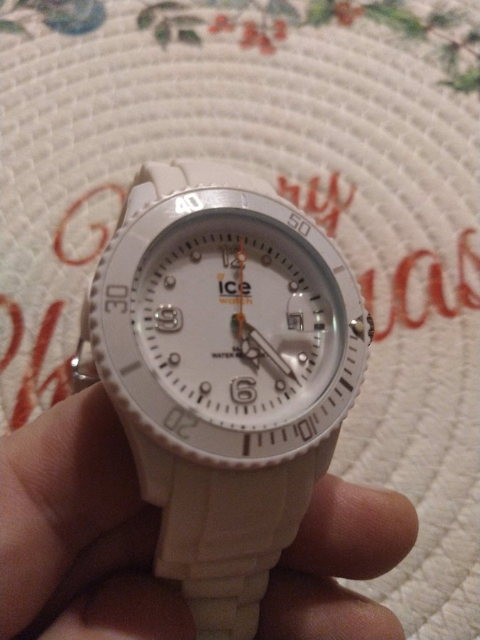 ICE WATCH white rotating bezel