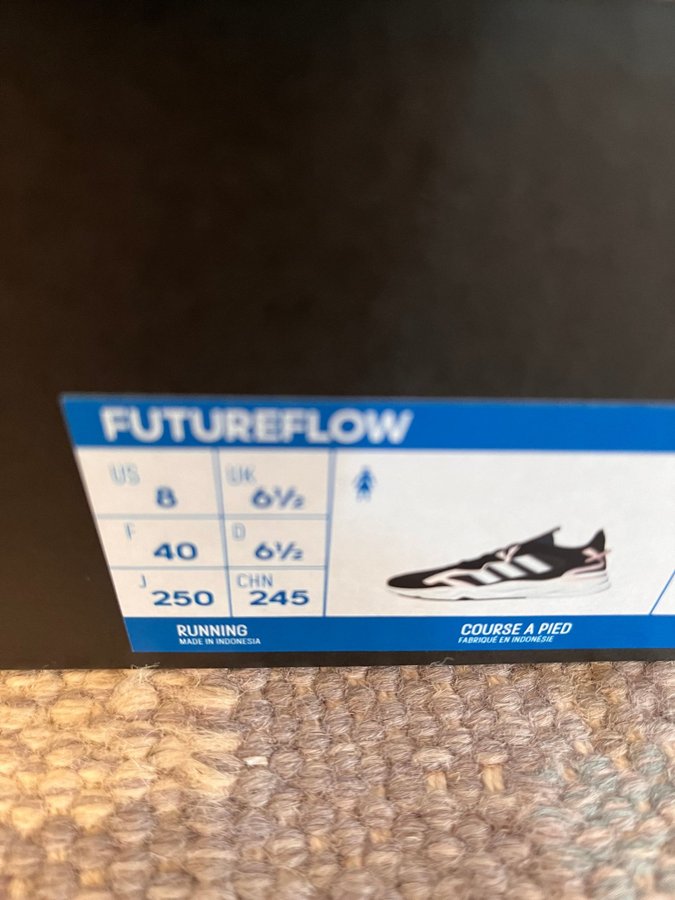 Adidas Futureflow Löparskor Svart / marinblå, Storlek 40, helt nya!