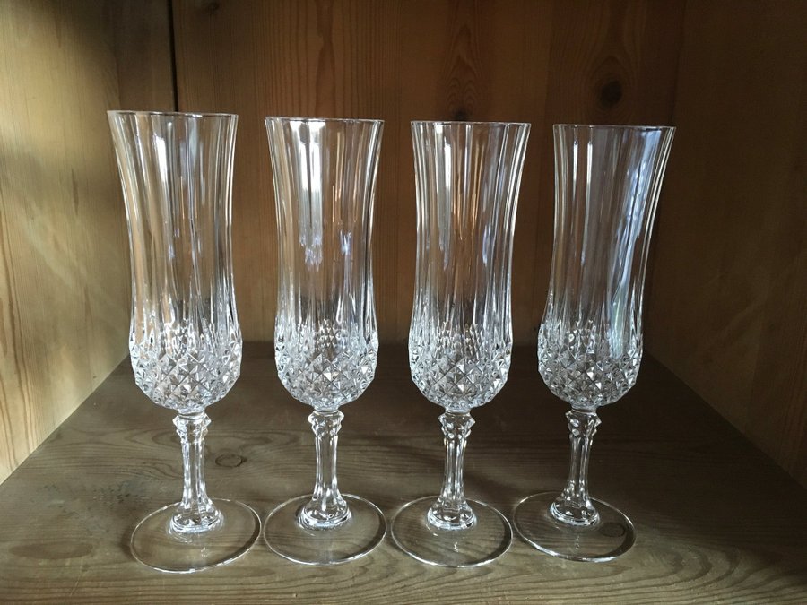 Champagne glas 4 fina glas med tyngd Gott skick H:208 D:53cm