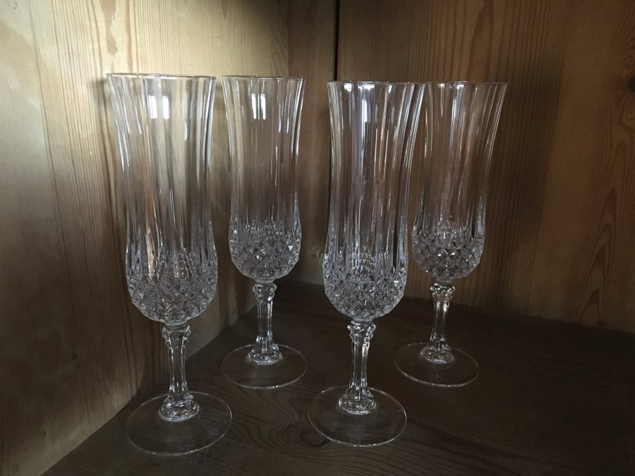 Champagne glas 4 fina glas med tyngd Gott skick H:208 D:53cm