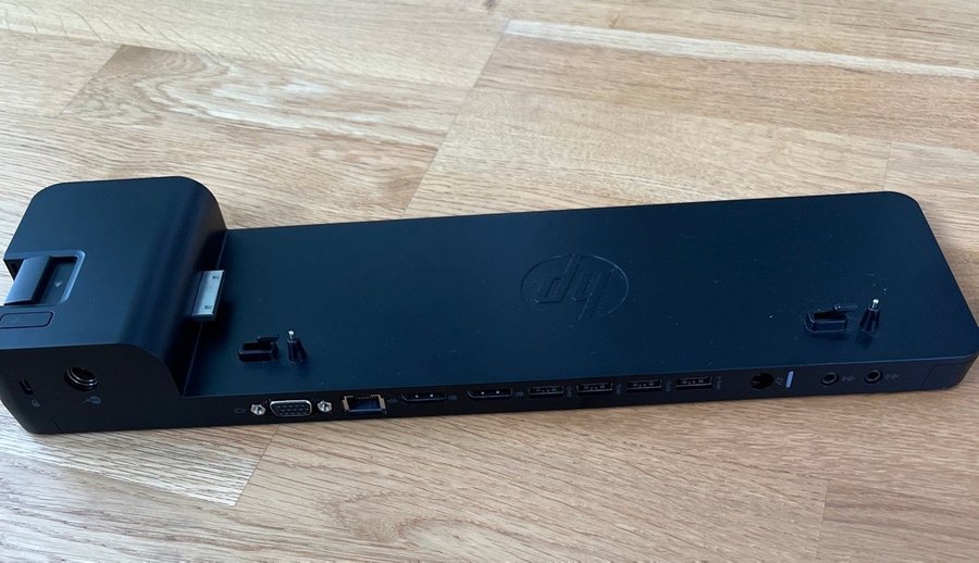 HP 2013 Ultraslim Docking Station + AC Adapter (Dock, Dockstation, Docka)