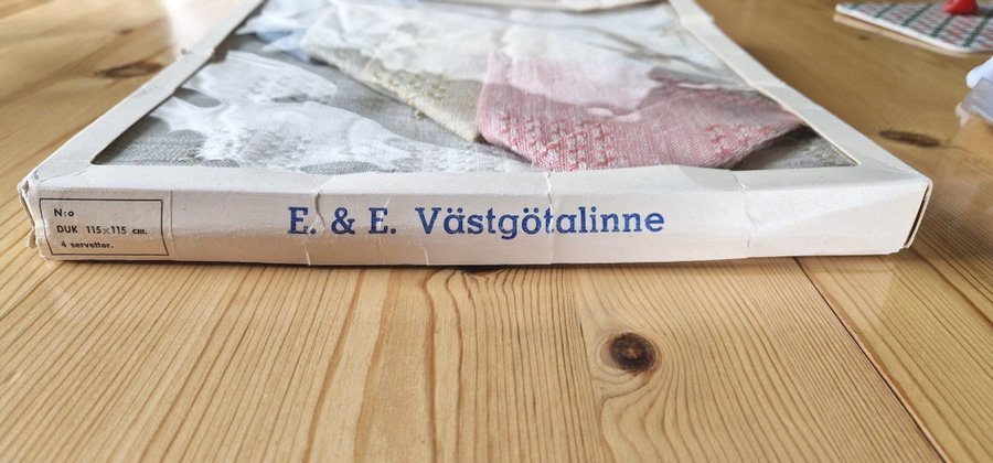 Linneduk och 4 servetter-Västgötalinne