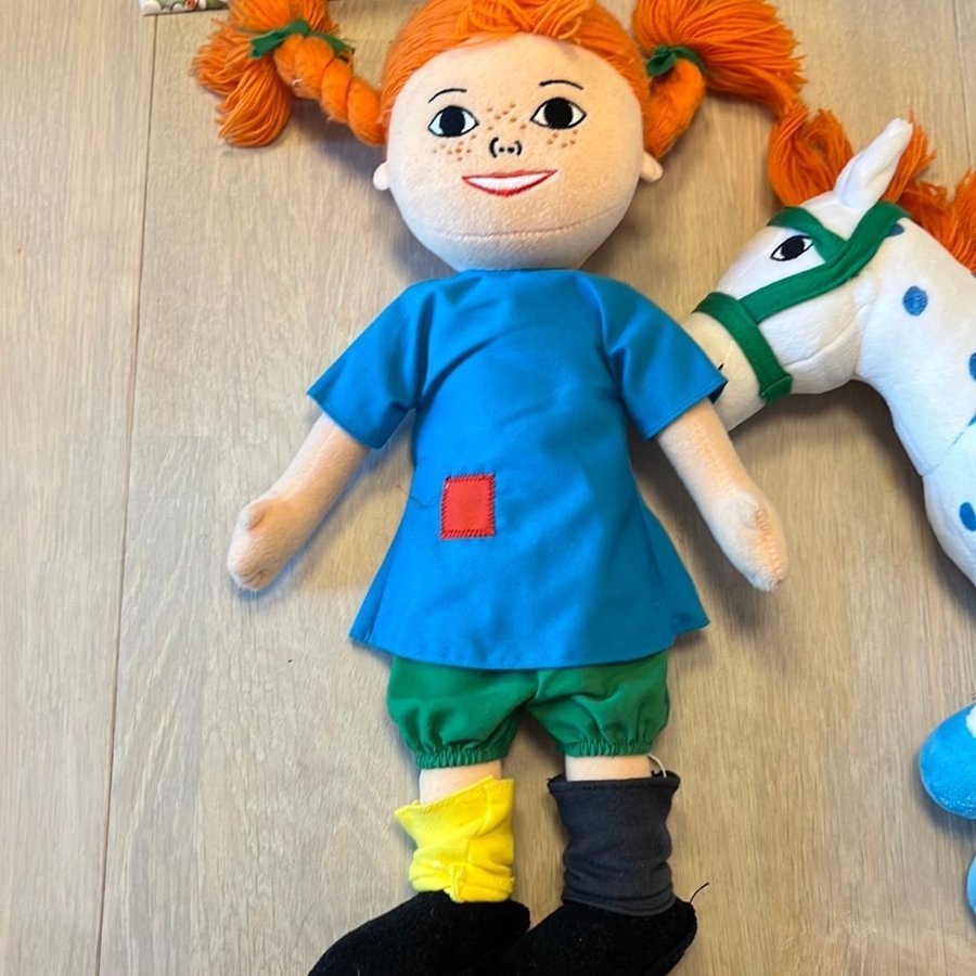 Pippi Långstrump docka och häst