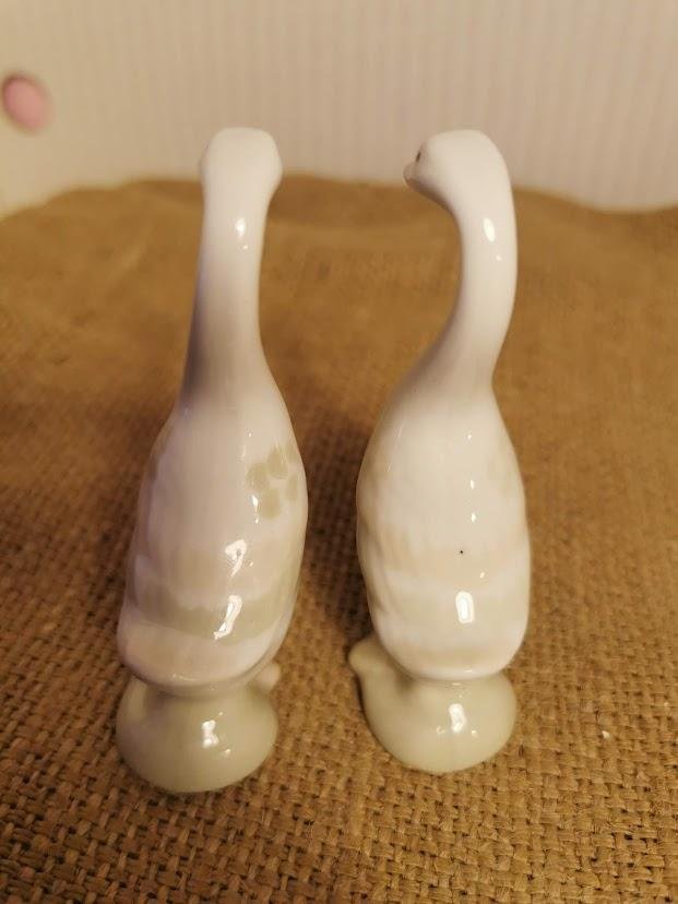 2 Figuriner Etikettmärkta Porcelenas Miquel Requena SA