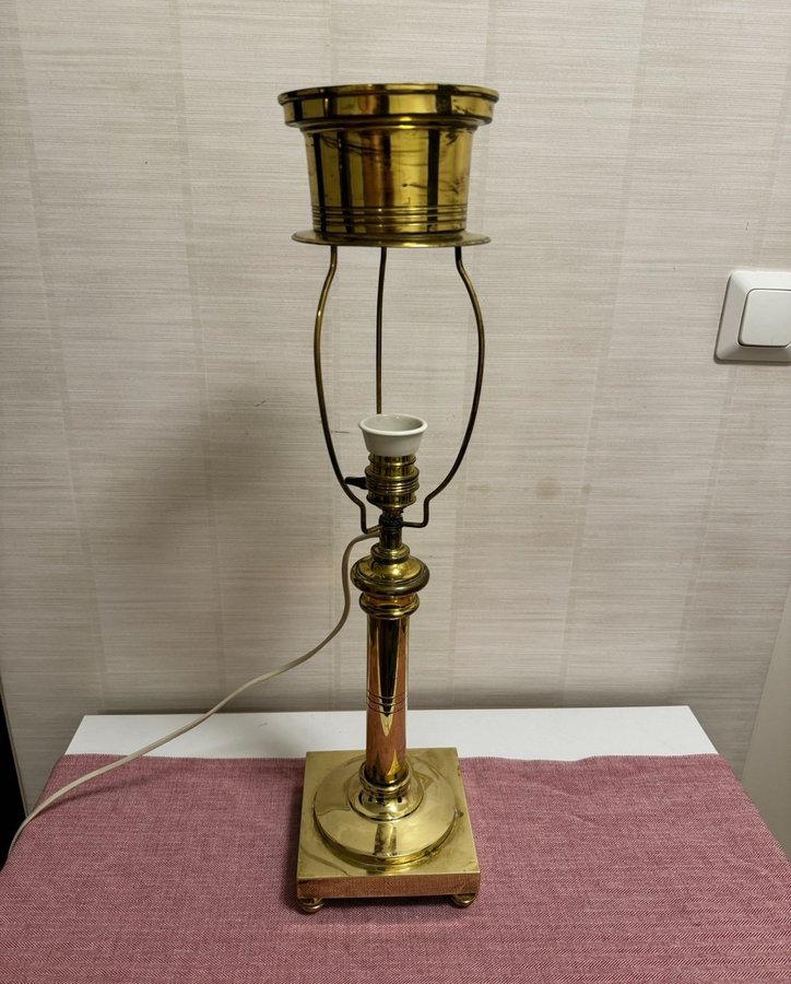 BORDSLAMPA / Mässing / 1900 - tal