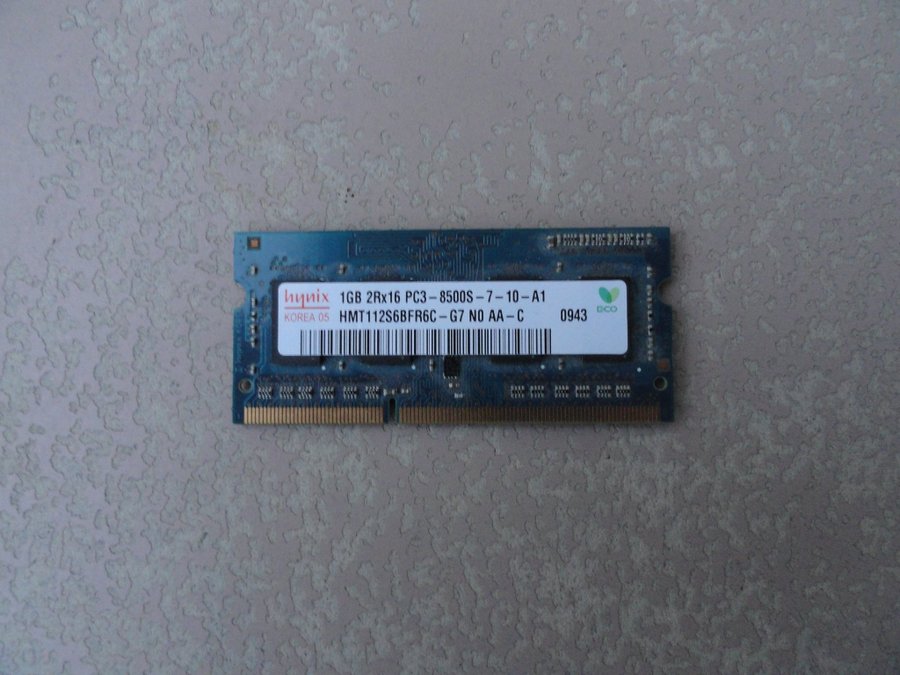 1 GB DDR3 PC3 8500S Hynix