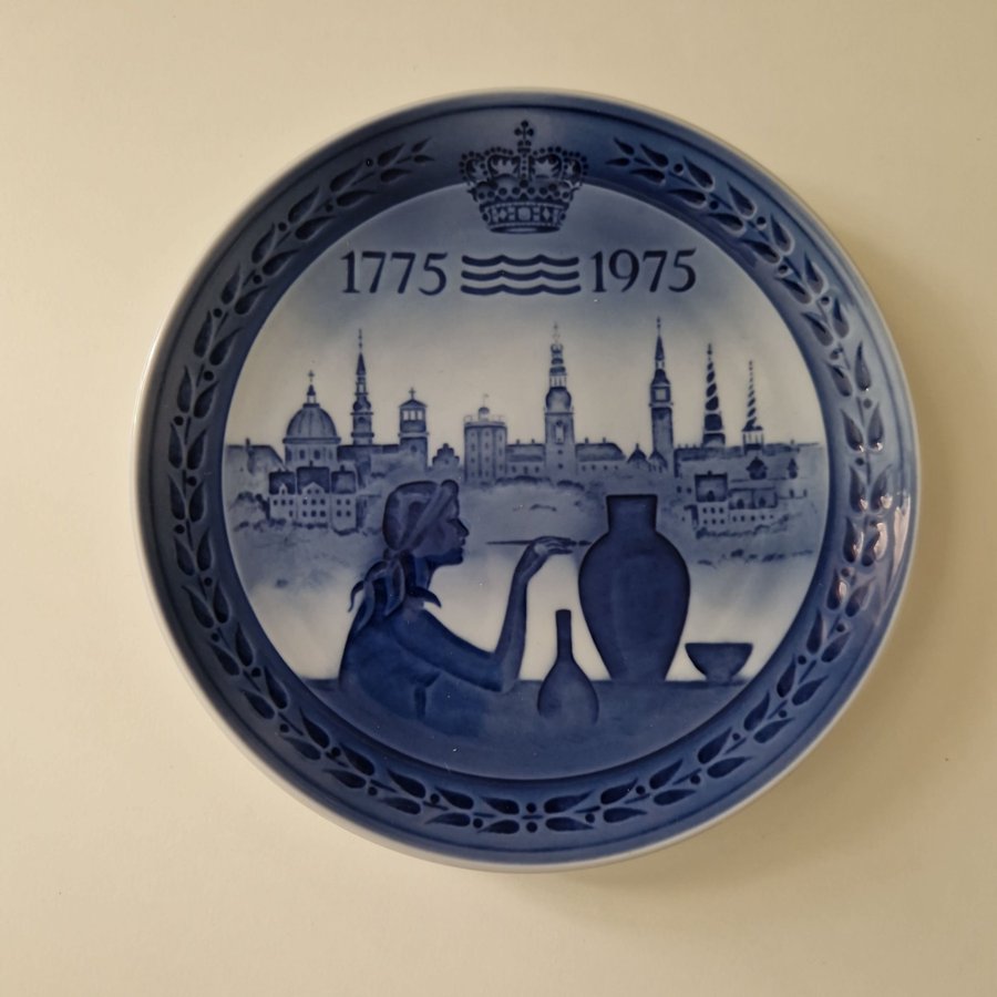 Royal Copenhagen Tallrik 200 års jubileum 1775-1975