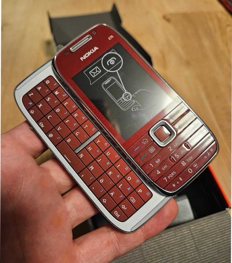 Nokia E75. Helt ny, aldrig använd!