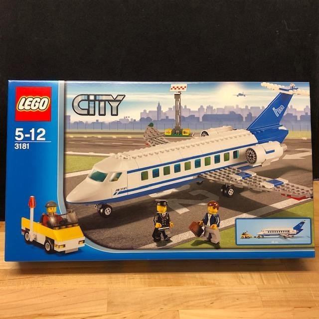 LEGO City 3181 "Passenger Plane" - från 2010 oöppnad /förseglad!