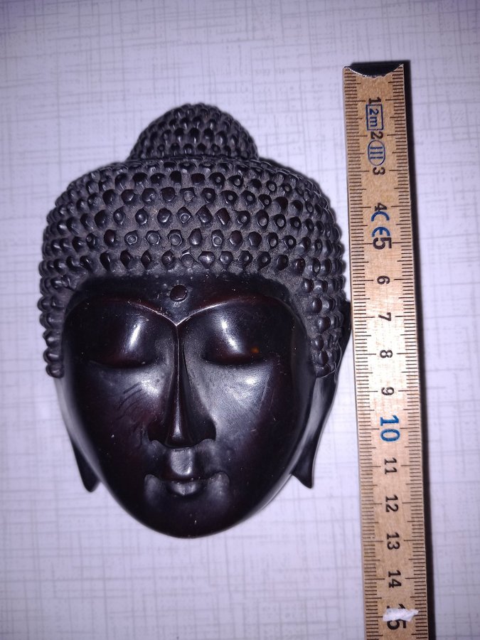 Buddhahuvud, massivt material