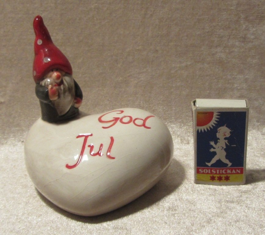 V2219 Tomte på hjärta God Jul