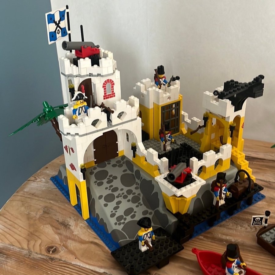 Lego pirates Eldorado fortress och Sabre island