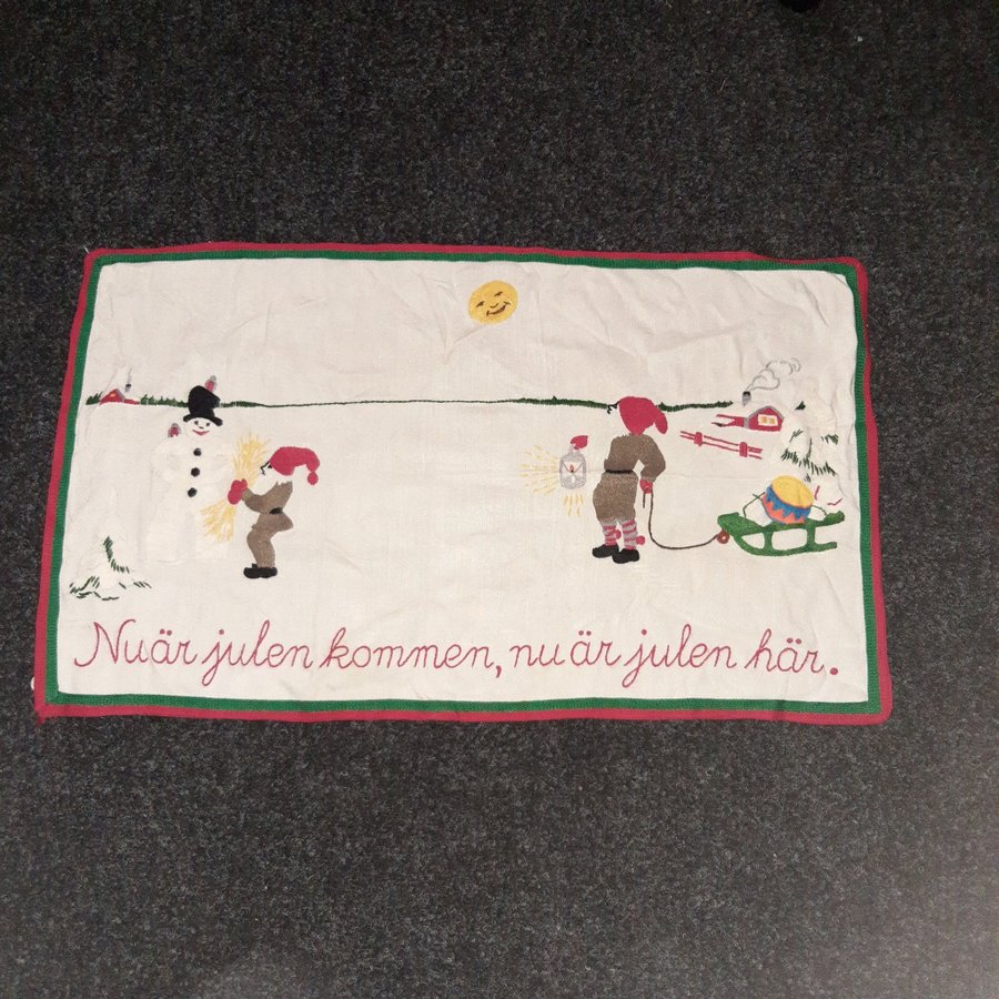 Julbonad med broderi