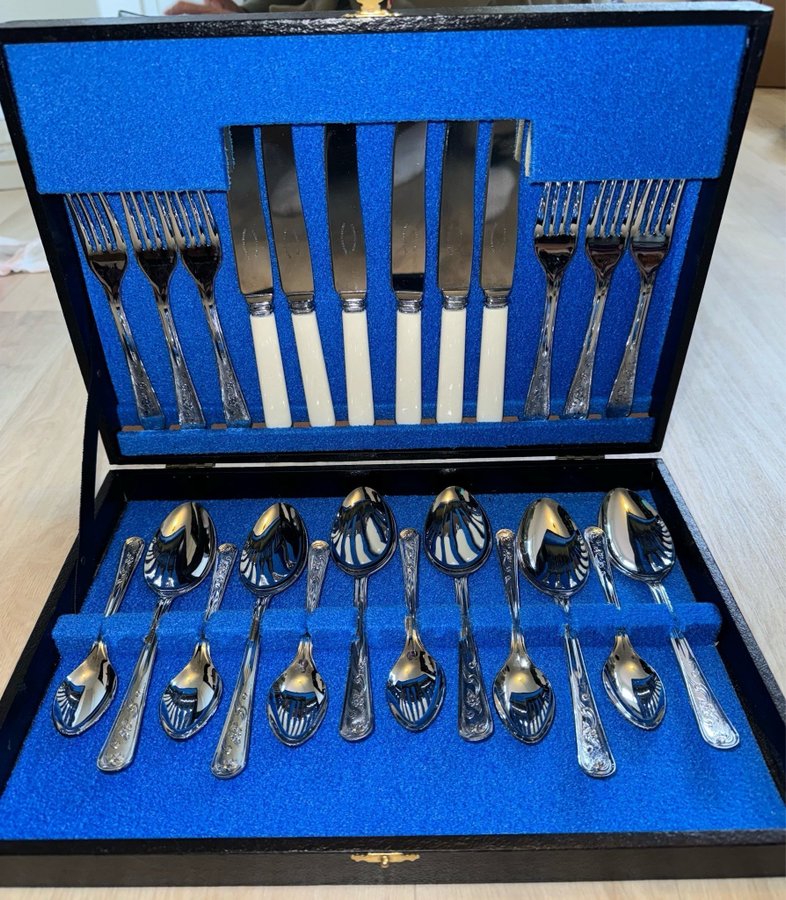 Bestick set i rostfritt stål/ Made in Sheffield England