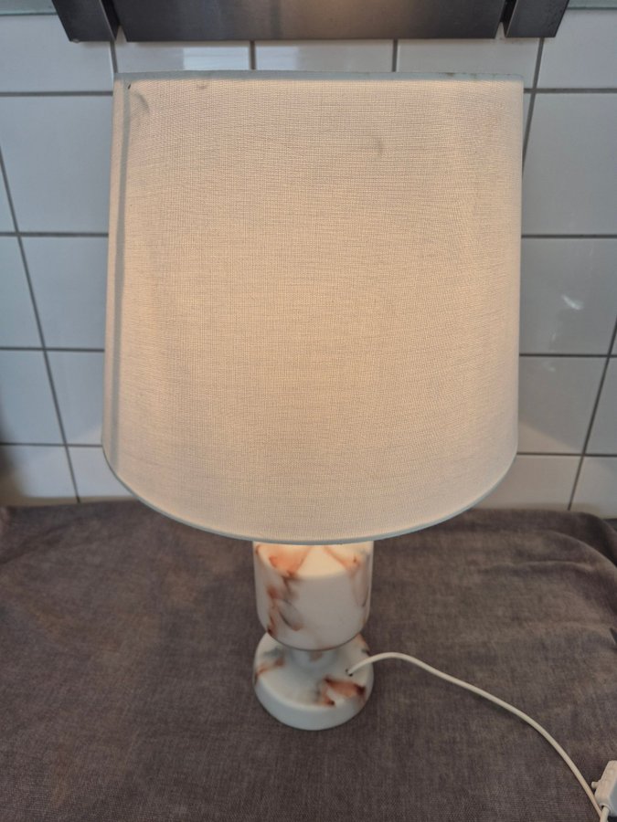 Retro bordslampa i marmorerat glas, 1980-tal, 57 cm