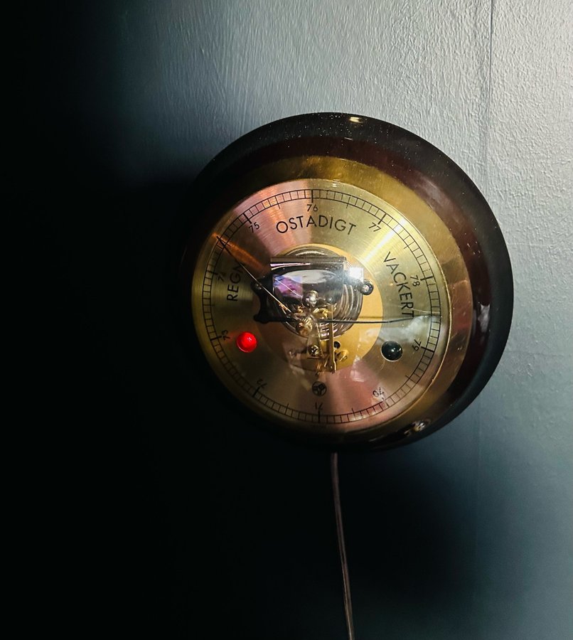 Gammal Elektrisk Barometer