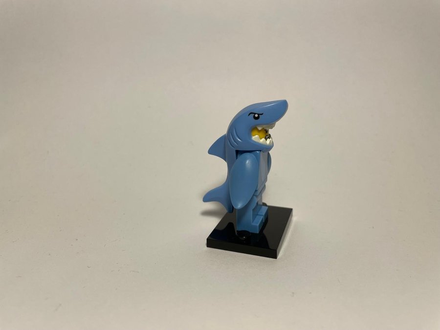 LEGO Collectible Minifigures: Series 15 - Shark Suit Guy (2016)