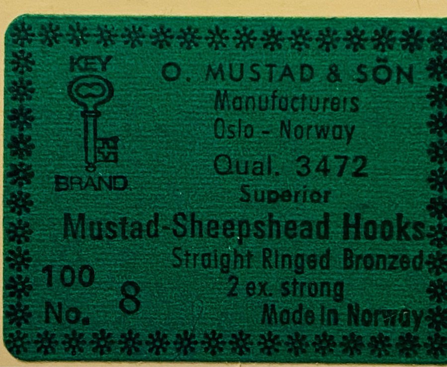 Ny krok ! Obs Mustad nr8. Qual 3472 . 100 krokar i sin original ask !