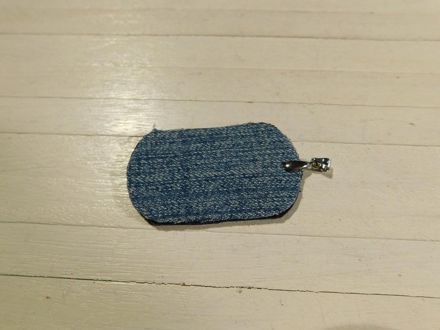 Hänge ( Dog Tag ) av Skin/Läder Svensk handarbete