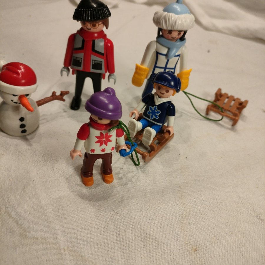 Playmobil vinterfigurer med snögubbe och pulka