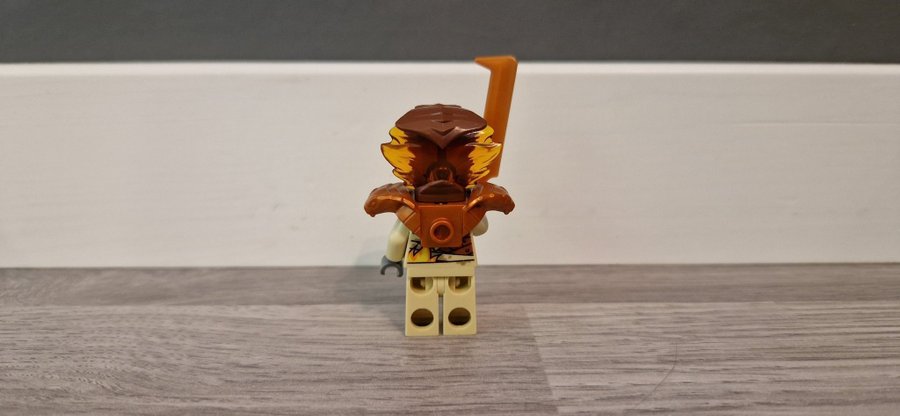 LEGO ninjago spinjitzu Minifigur Pyro Whipper with Armor Shoulder Pads