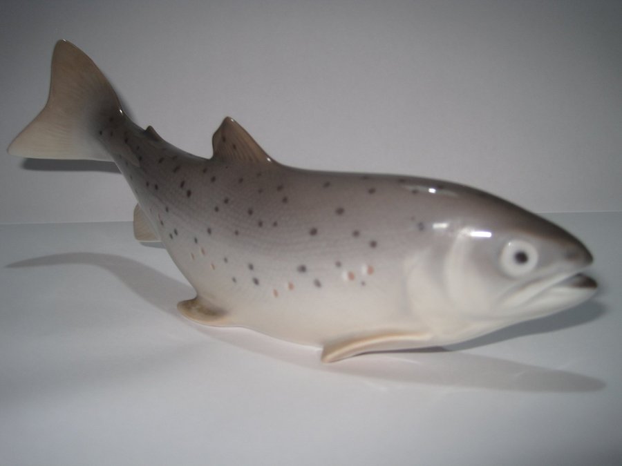 Royal Copenhagen Figur fisk ÖRING L;20 cm nr 2676