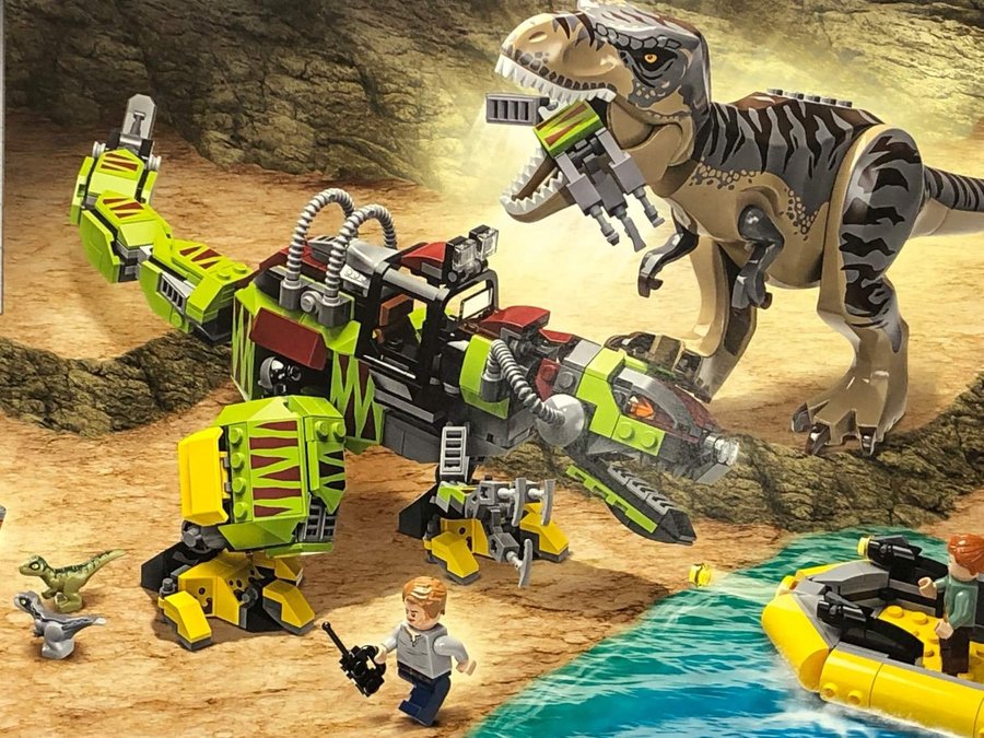 LEGO Jurassic World 75938 "Strid mellan T-rex  dinosaurierobot" - från oöppnad!