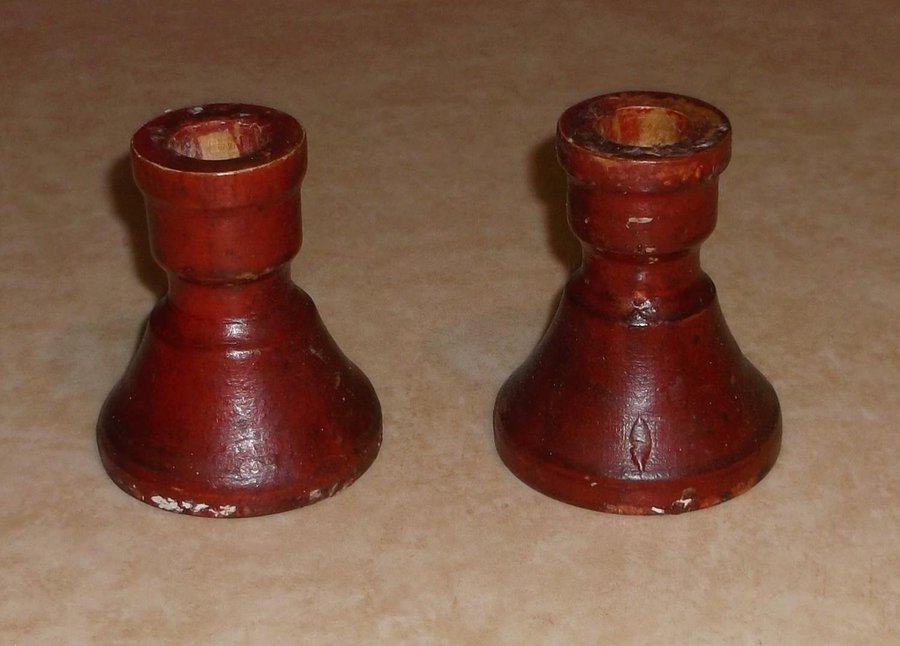 2 röda ljusstakar i trä 1969 röd ljusstake Vintage