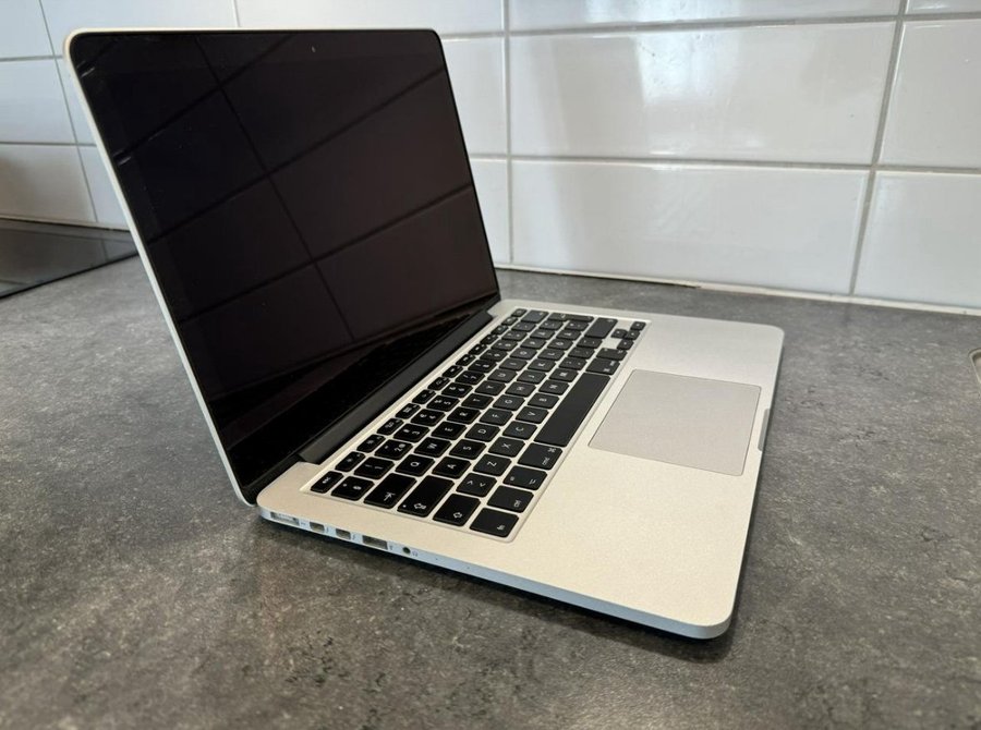 Apple MacBook Pro 13” 2015 (i5 27Ghz 8GB 128GB)