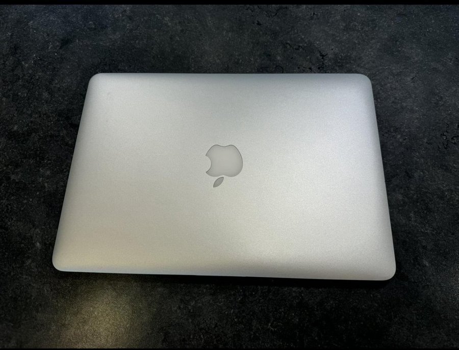 Apple MacBook Pro 13” 2015 (i5 27Ghz 8GB 128GB)