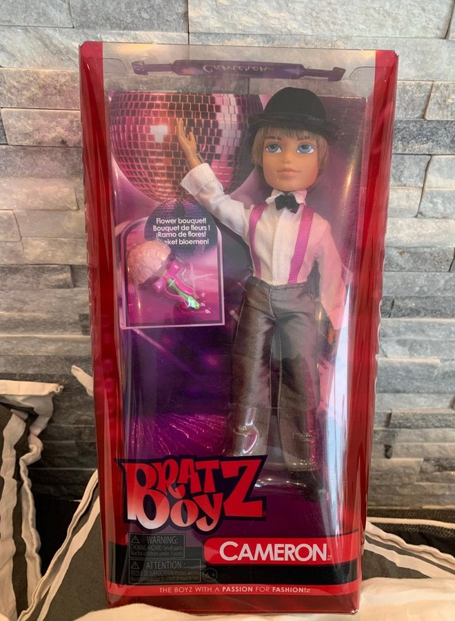 Bratz Boyz Docka - Cameron Med Hatt  Hängslen