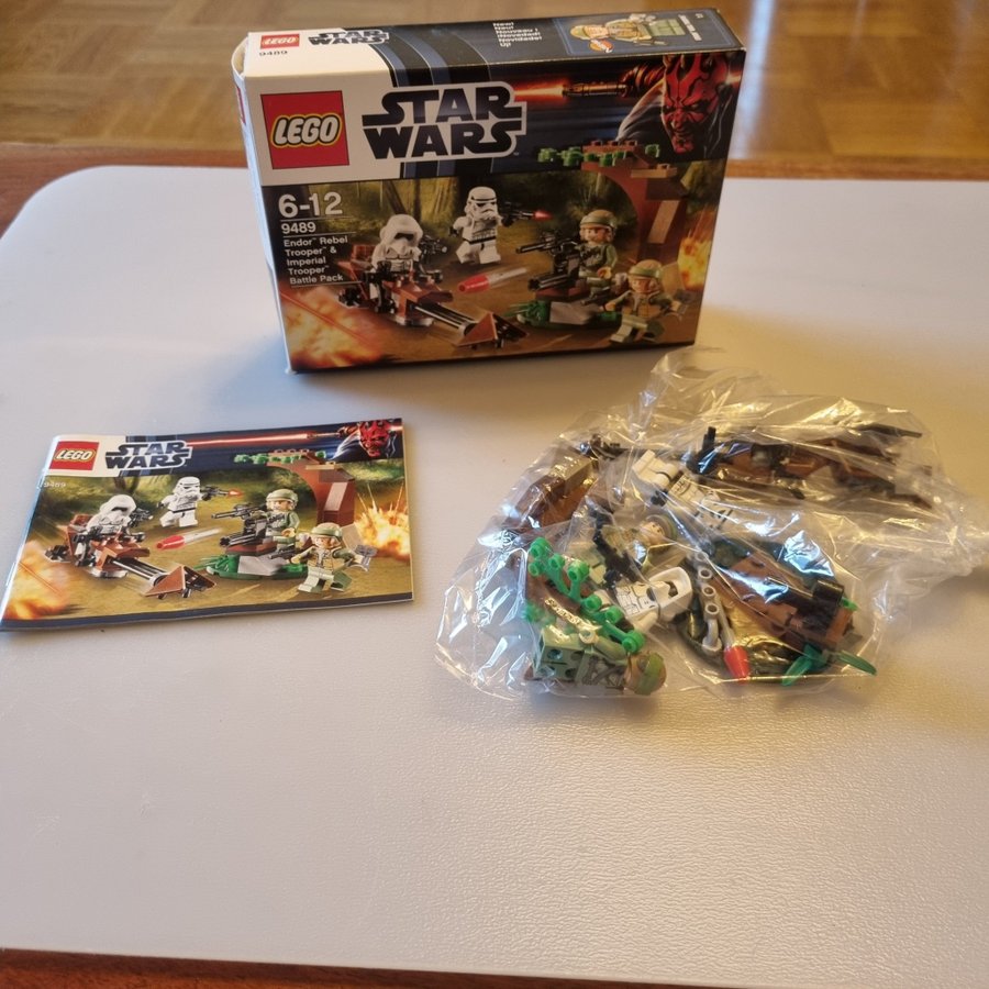 Lego Star Wars 9489 Endor Rebel Trooper  Imperial Trooper Battle Pack