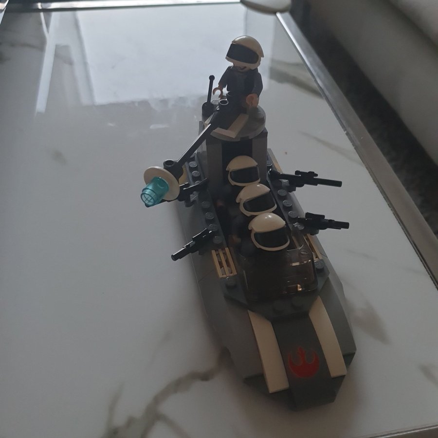 Rebel Scout Speeder - Lego set 7668