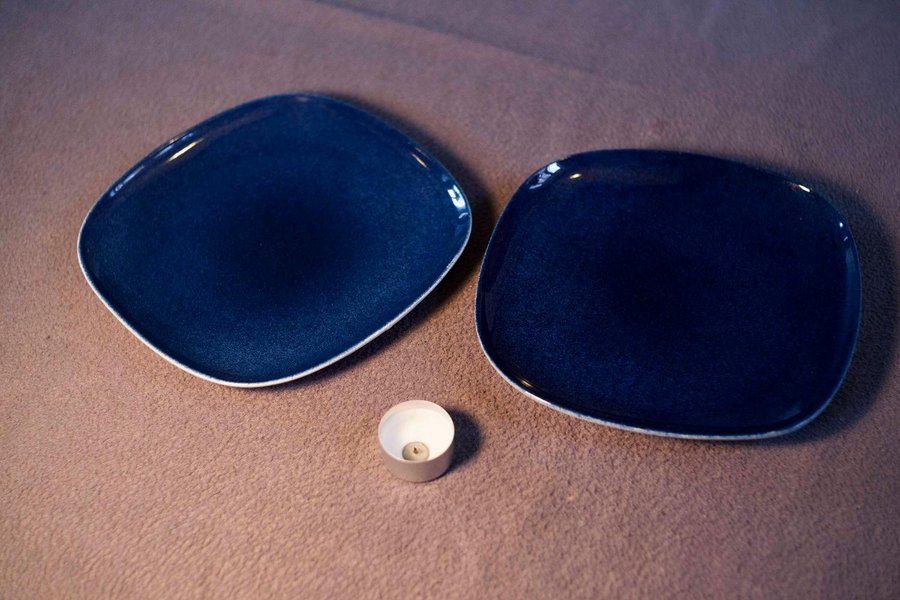 2 x blå tallrik kvadrat åhlens retro vintage porslin handmålad nostalgi